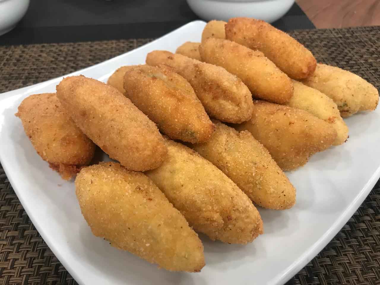 Receita de Bolinho de Mandioca com Carne Seca