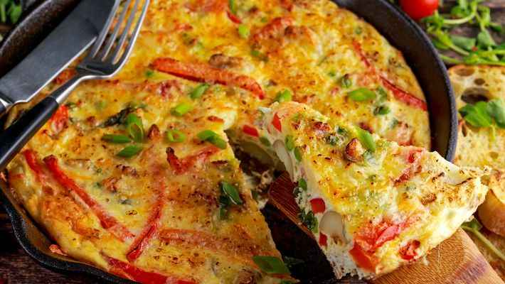 Jantar rápido e saudável de Omelete de Forno Fit