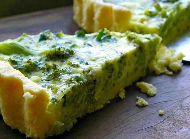 Jantar rápido e saudável | 20 sugestões de Receitas de comida para você se surpreender na cozinha e fazer um Jantar rápido, bem gostoso e saudável Jantar rápido e saudável de Quiche de Brócolis com Massa de Grão de Bico