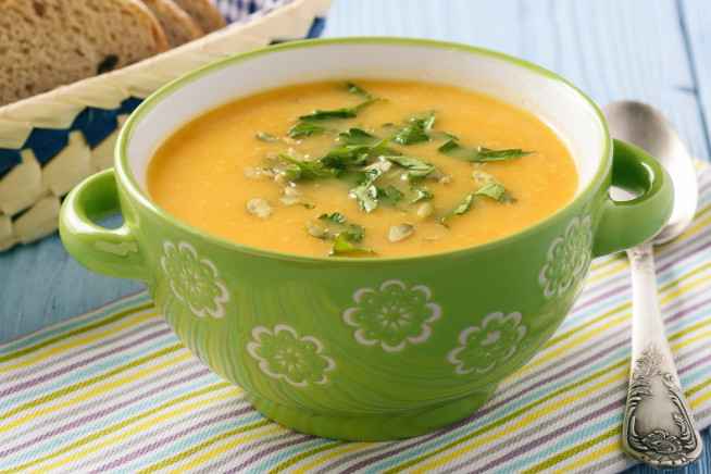 Receita de Sopa de Mandioquinha com Alho Poró