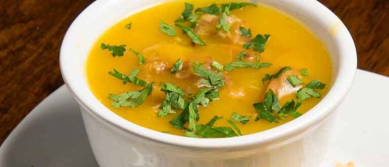 Receita de Sopa de Mandioquinha com Carne 