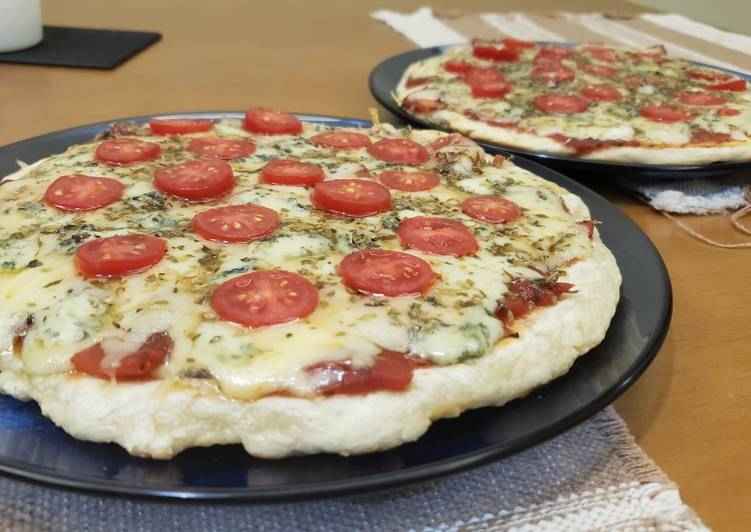 Receita de Pizza de Frigideira Pronta em 10 Minutos