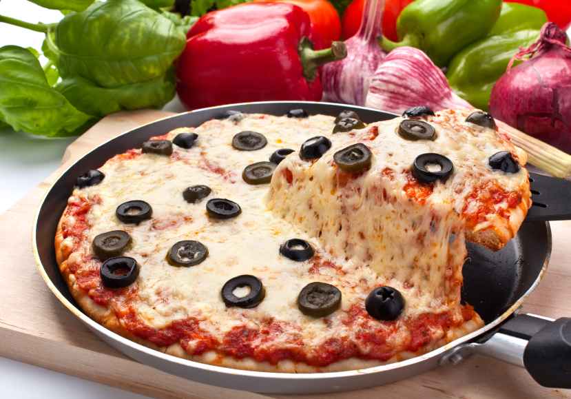 Receita de Pizza de Frigideira com Azeitonas 