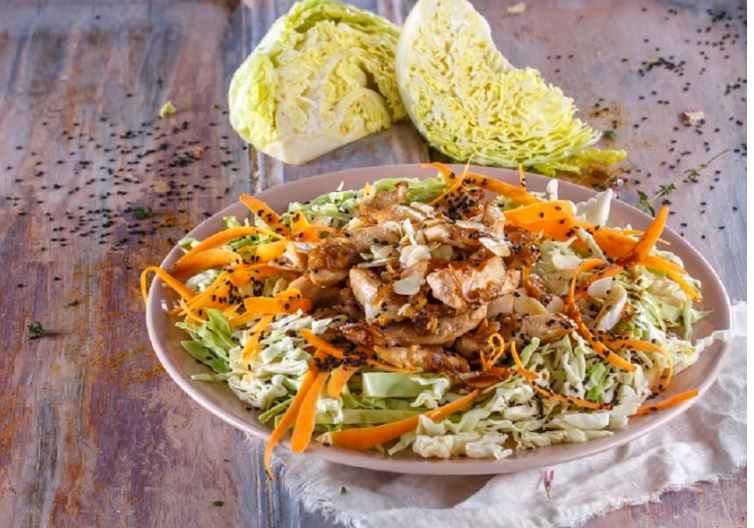 Receita de Salada de Frango Asiática 