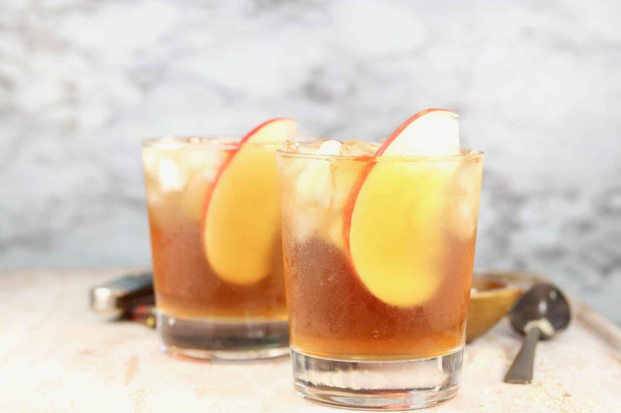 Como fazer Caipirinha de Maça Caseira