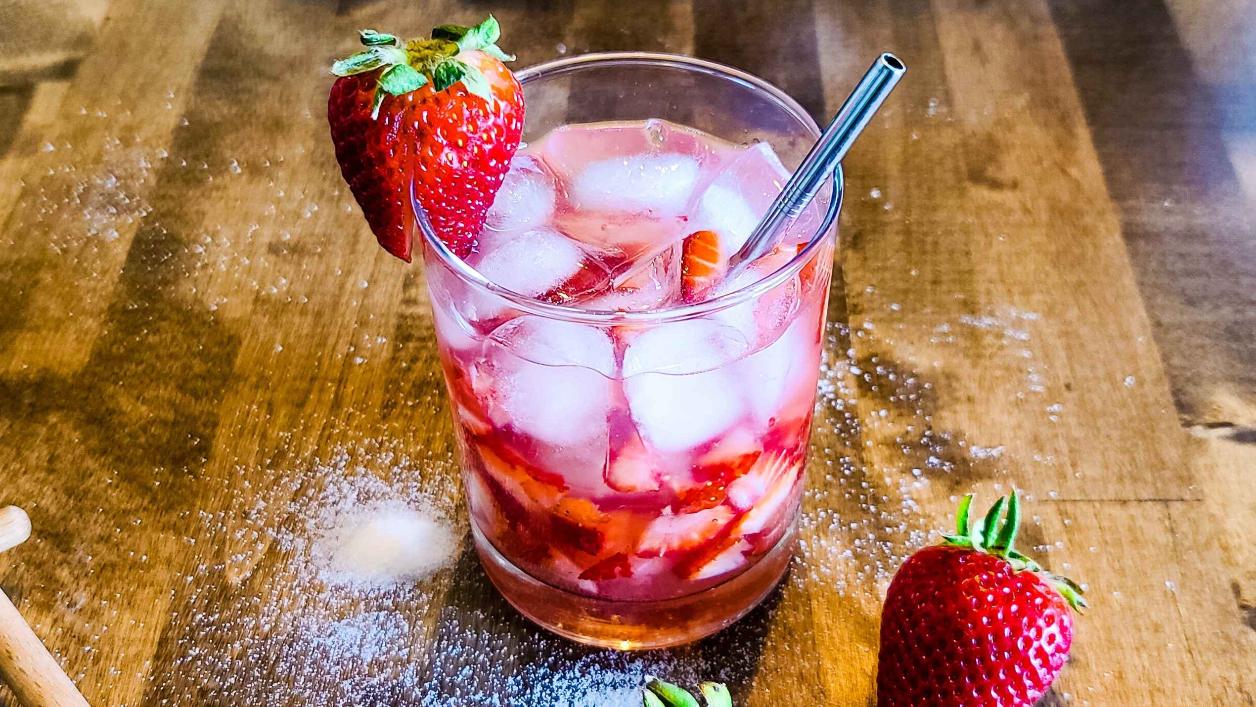 Como fazer Caipirinha de Morango Delicioso 