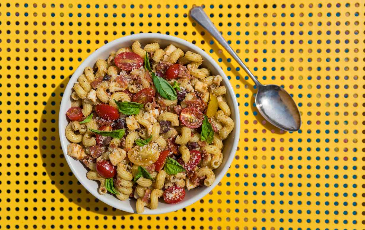 Macarrão com Calabresa | 20 Receitas incríveis de Macarrão que pode juntar Calabresa, Queijo, Molho Branco e muito mais para o seu Almoço