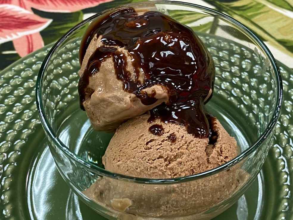 Receita de Sorvete caseiro cremoso de Chocolate 